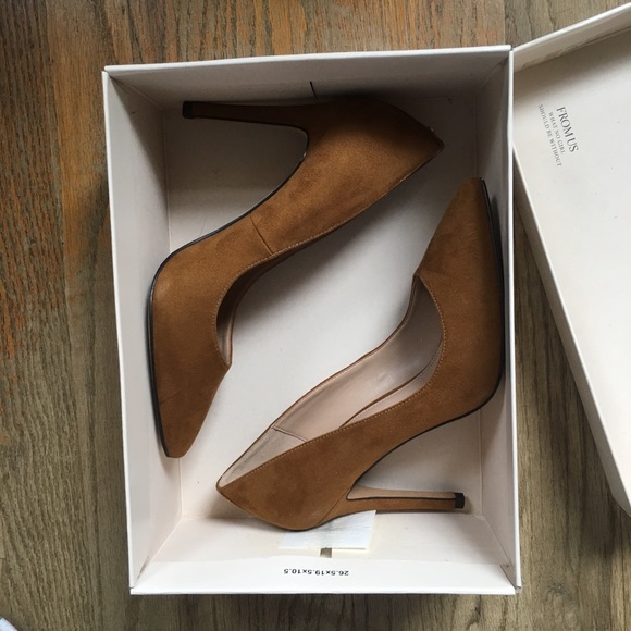 BCBG Heidi Dream Pumps - Picture 5 of 13